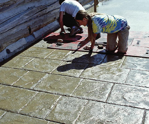 Spécialiste de la pose de béton décoratif et de la création de terrasses à Saint-Thibault-des-Vignes (77400) en Seine et Marne 77